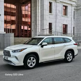 Toyota Highlander 2021