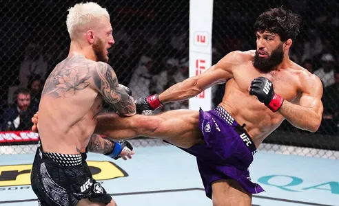 Sarukýan Den Hukeri möhletinden ir ýeňip, Topuriýany söweşe çagyrdy