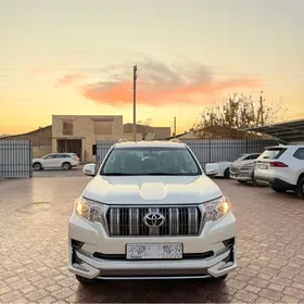 Toyota Land Cruiser Prado 2023