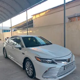 Toyota Camry 2018