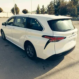 Toyota Sienna 2021