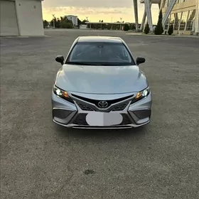 Toyota Camry 2021