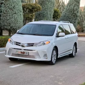 Toyota Sienna 2020