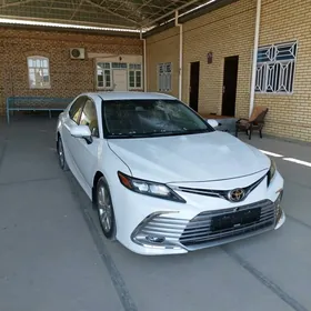 Toyota Camry 2020