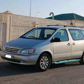 Toyota Sienna 2002