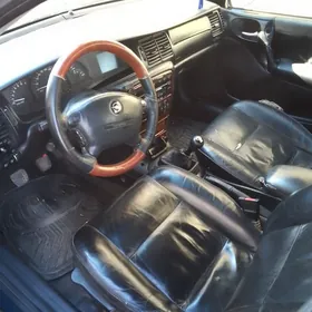 Opel Vectra 2000