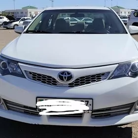 Toyota Camry 2013
