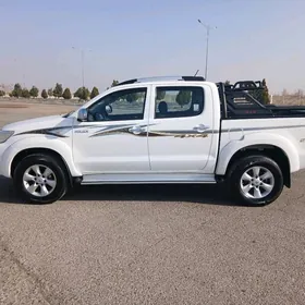 Toyota Hilux 2014