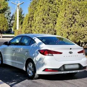 Hyundai Elantra 2020