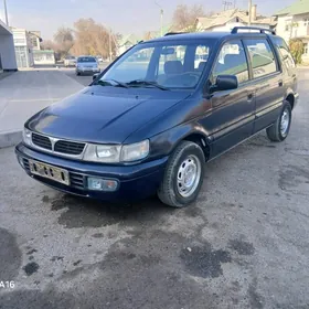 Mitsubishi Chariot 1996