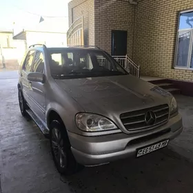 Mercedes-Benz ML350 2001