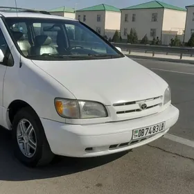Toyota Sienna 1999