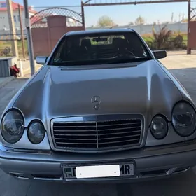 Mercedes-Benz E320 1996