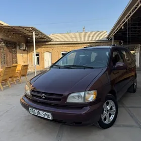 Toyota Sienna 2000
