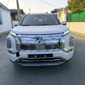 Mitsubishi Outlander 2025