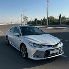 Toyota Camry 2023