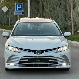 Toyota Camry 2020