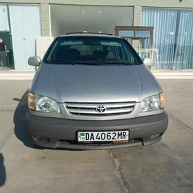 Toyota Sienna 2002