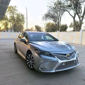 Toyota Camry 2018