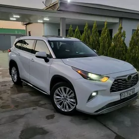 Toyota Highlander 2022