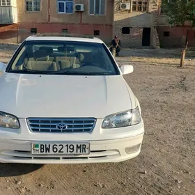 Toyota Camry 2000