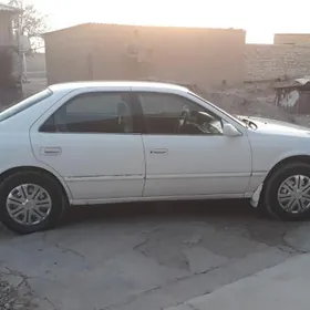 Toyota Camry 1999