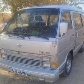 Toyota Hiace 1989