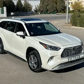 Toyota Highlander 2020