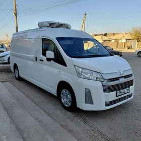 Toyota Hiace 2020