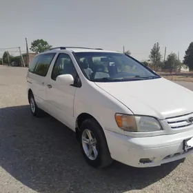 Toyota Sienna 2001