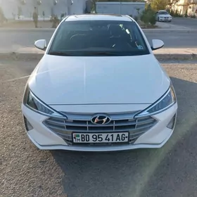 Hyundai Elantra 2020