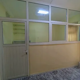 Eyesinden komnat podwal yer