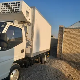 Mitsubishi Canter 2010