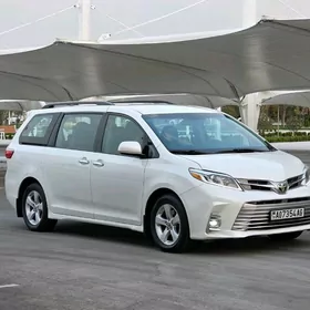 Toyota Sienna 2020