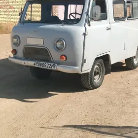 UAZ 452 1981