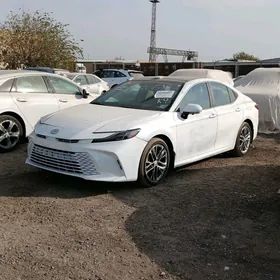 Toyota Camry 2025