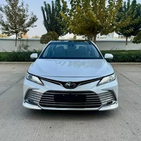 Toyota Camry 2020