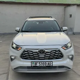 Toyota Highlander 2022