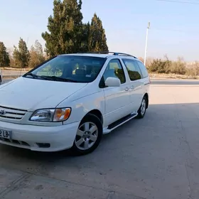 Toyota Sienna 2003