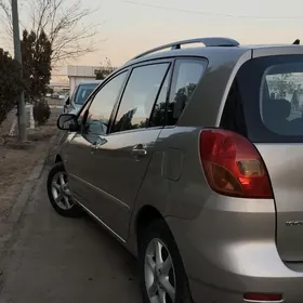 Toyota Corolla Verso 2003