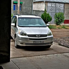 Toyota Sienna 2004