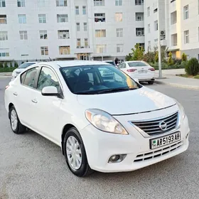 Nissan Versa 2013
