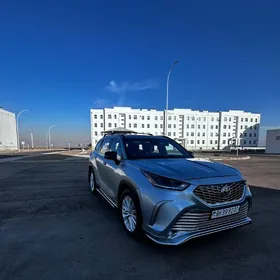 Toyota Highlander 2021