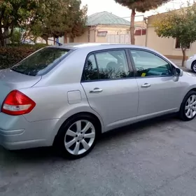 Nissan Versa 2010