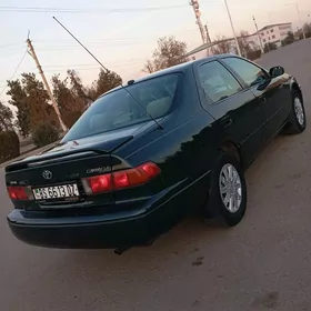 Toyota Camry 2001