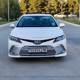 Toyota Camry 2021