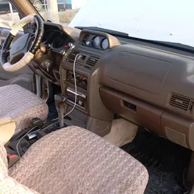 Mitsubishi Montero 1996