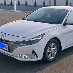 Hyundai Elantra 2022