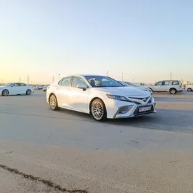 Toyota Camry 2022