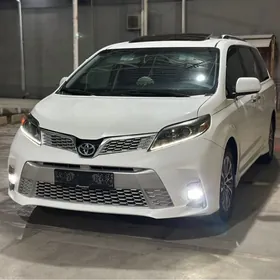 Toyota Sienna 2017
